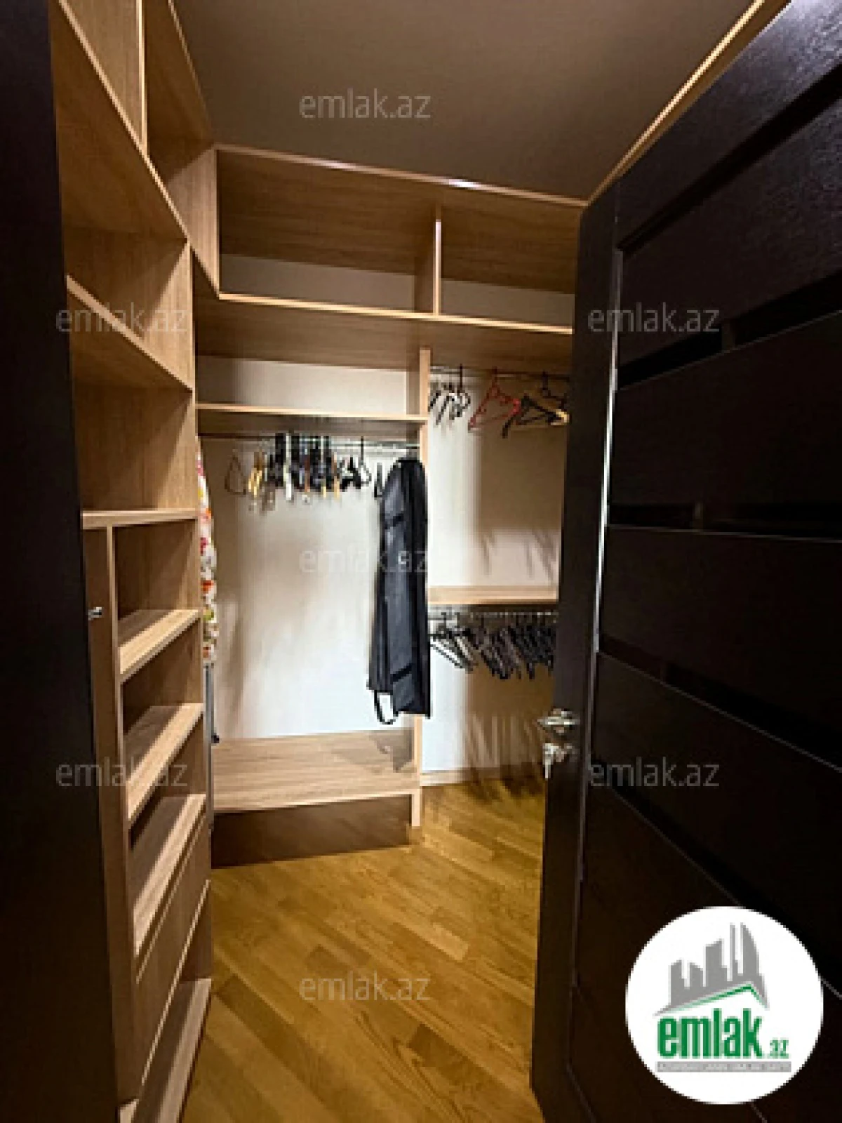 Satılır 3 otaqlı yeni tikili 158 m²