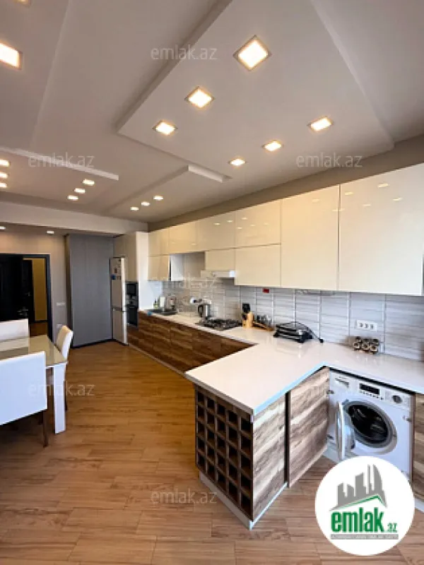 Satılır 3 otaqlı yeni tikili 158 m²