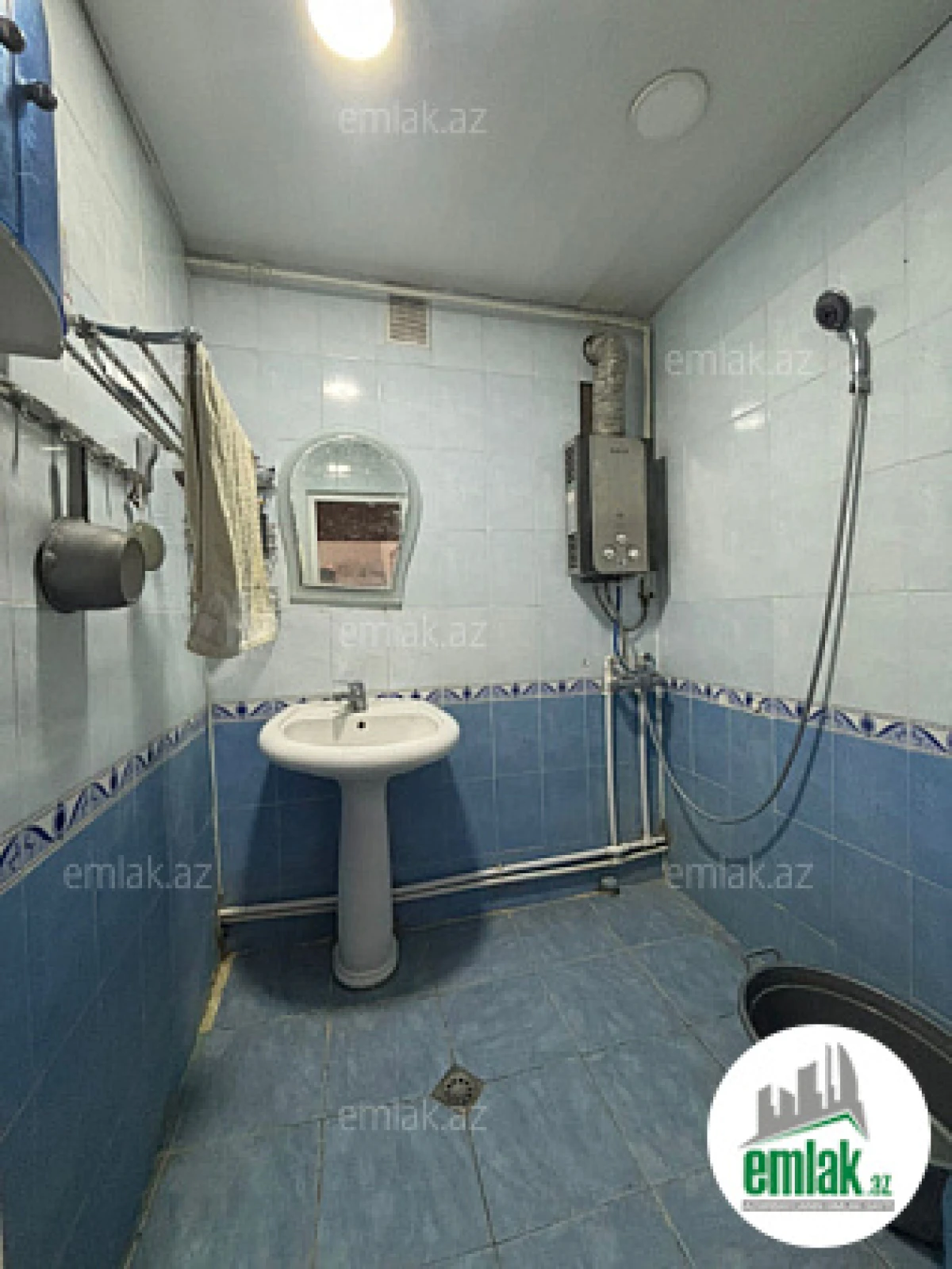 Satılır 3 otaqlı köhnə tikili 75 m²