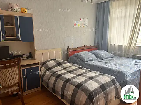 Satılır 3 otaqlı köhnə tikili 75 m²