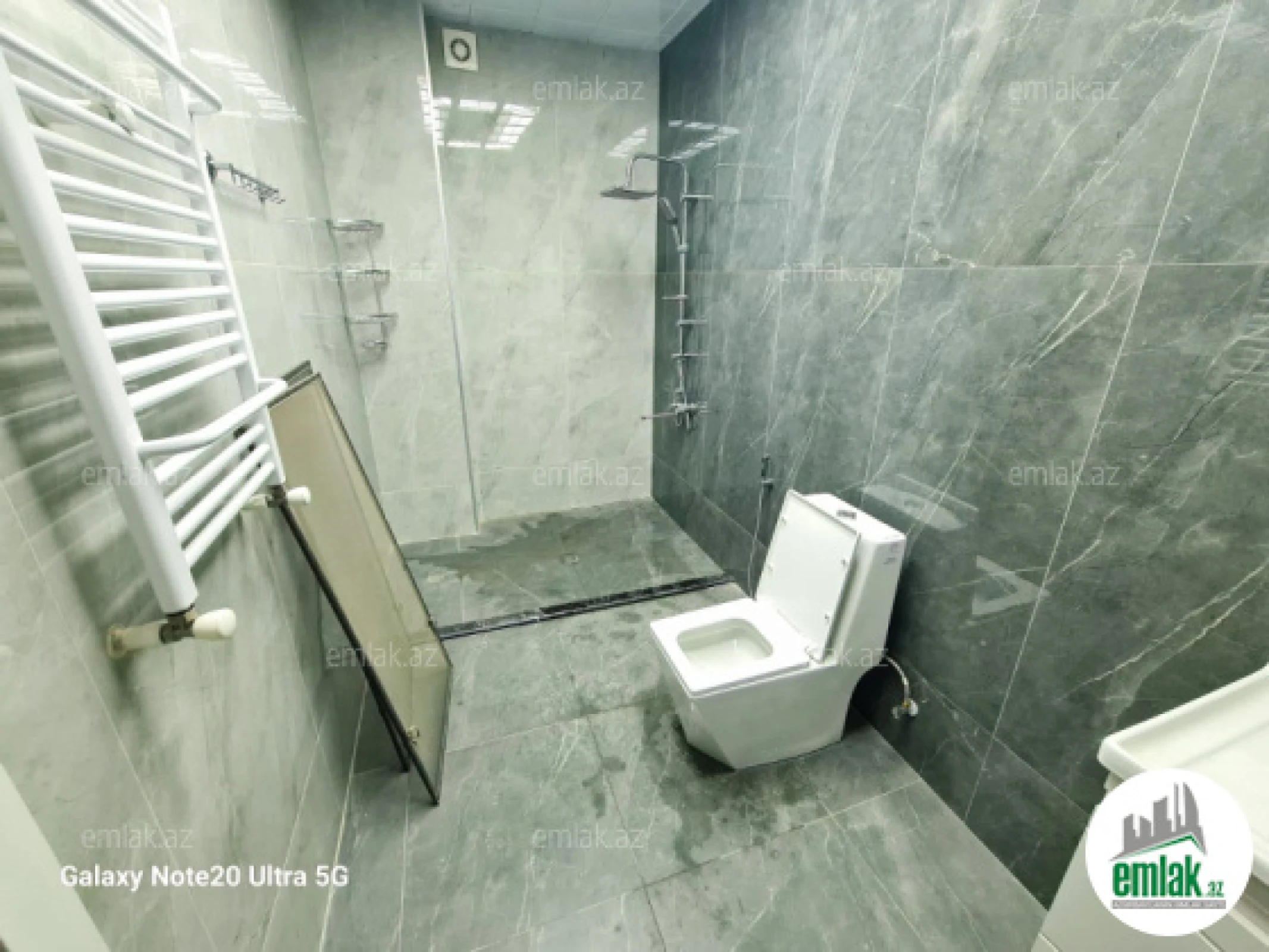 Satılır 3 otaqlı yeni tikili 130 m²