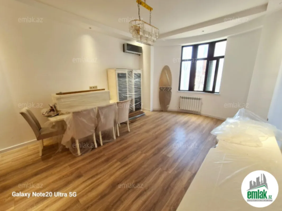 Satılır 3 otaqlı yeni tikili 130 m²