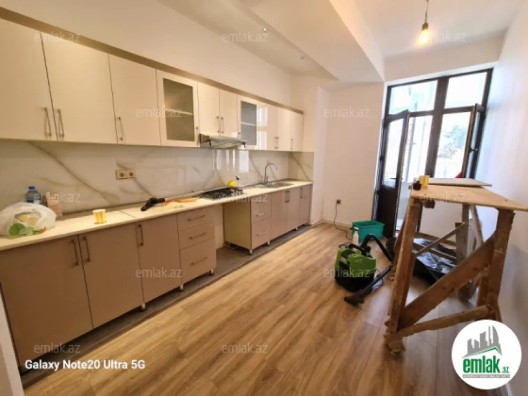 Satılır 3 otaqlı yeni tikili 130 m²