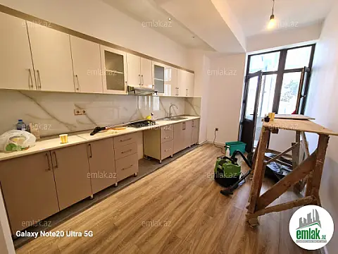 Satılır 3 otaqlı yeni tikili 130 m²
