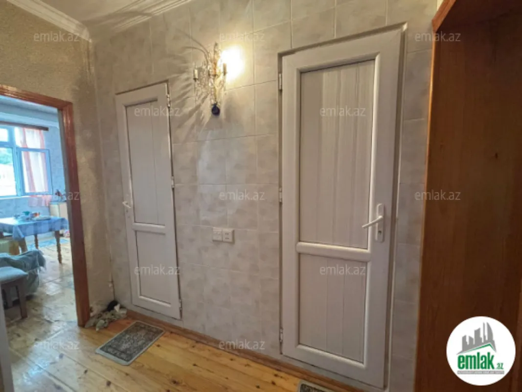 Satılır 3 otaqlı köhnə tikili 75 m²