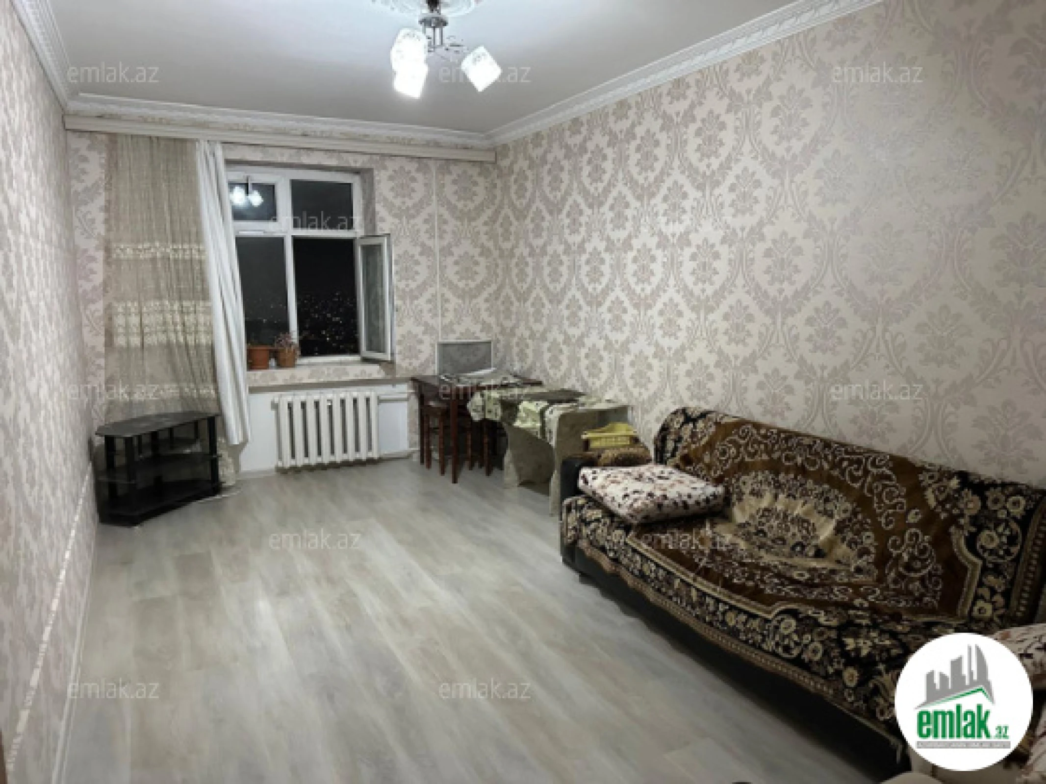 Satılır 2 otaqlı köhnə tikili 40 m²