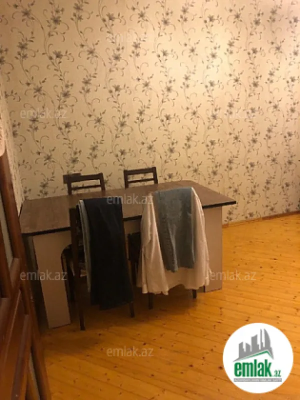 Satılır 3 otaqlı köhnə tikili 100 m²