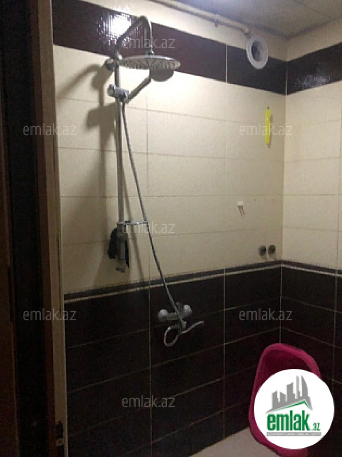 Satılır 3 otaqlı köhnə tikili 100 m²