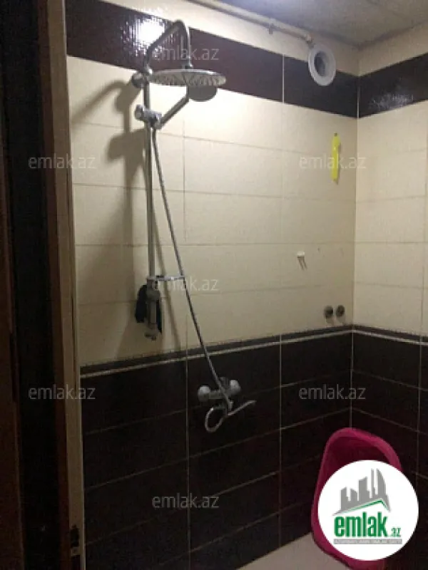 Satılır 3 otaqlı köhnə tikili 100 m²