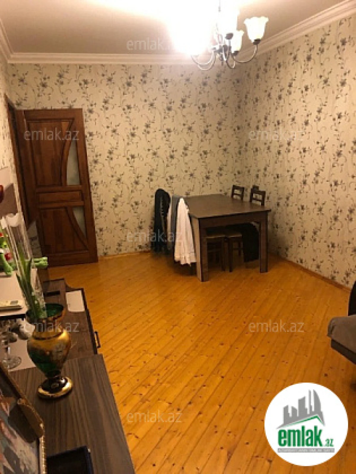 Satılır 3 otaqlı köhnə tikili 100 m²