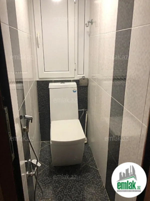 Satılır 3 otaqlı köhnə tikili 100 m²