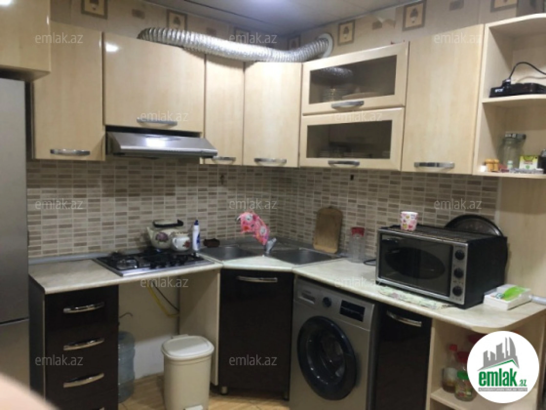 Satılır 3 otaqlı köhnə tikili 100 m²