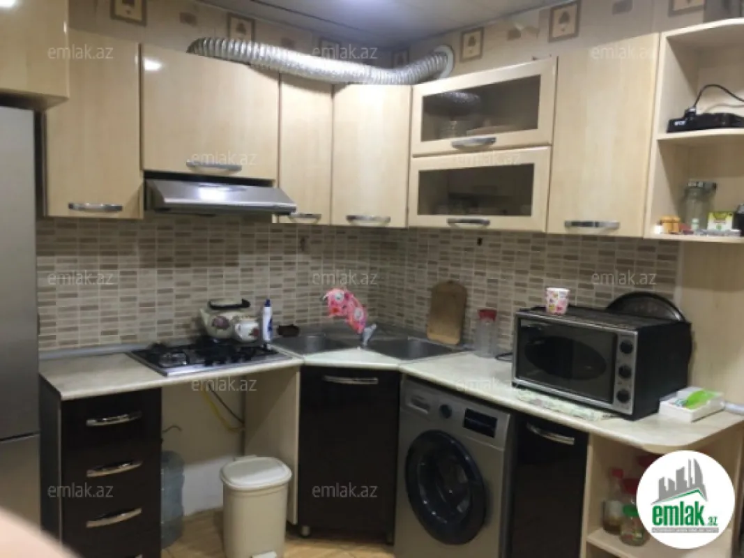 Satılır 3 otaqlı köhnə tikili 100 m²