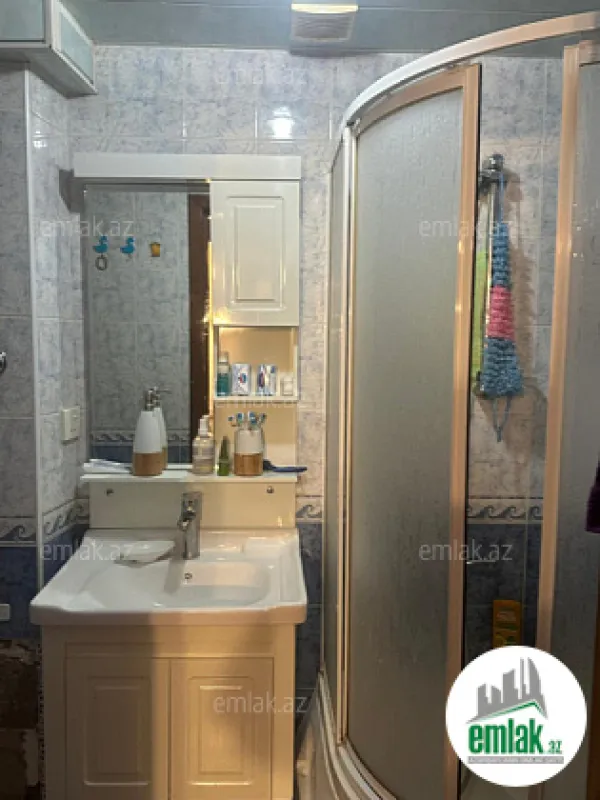 Satılır 3 otaqlı köhnə tikili 50 m²