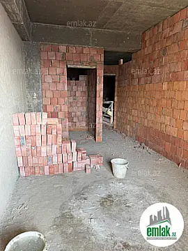 Satılır 3 otaqlı yeni tikili 100 m²