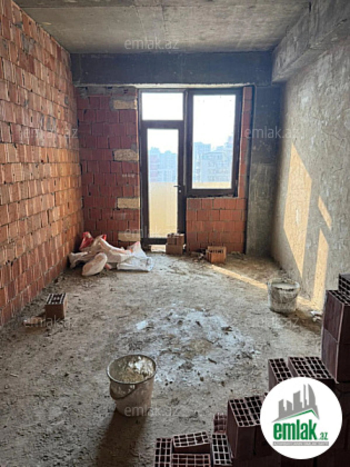 Satılır 3 otaqlı yeni tikili 100 m²