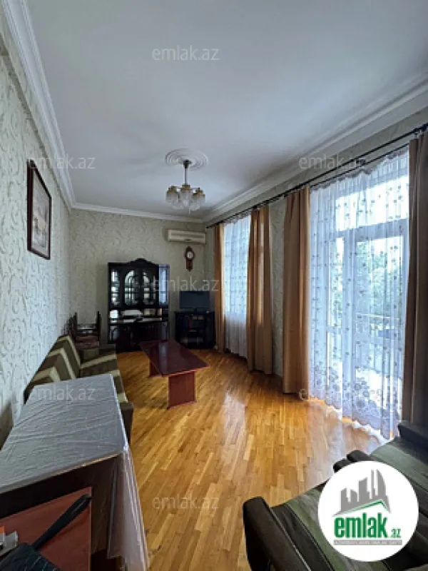 Satılır 2 otaqlı köhnə tikili 45 m²