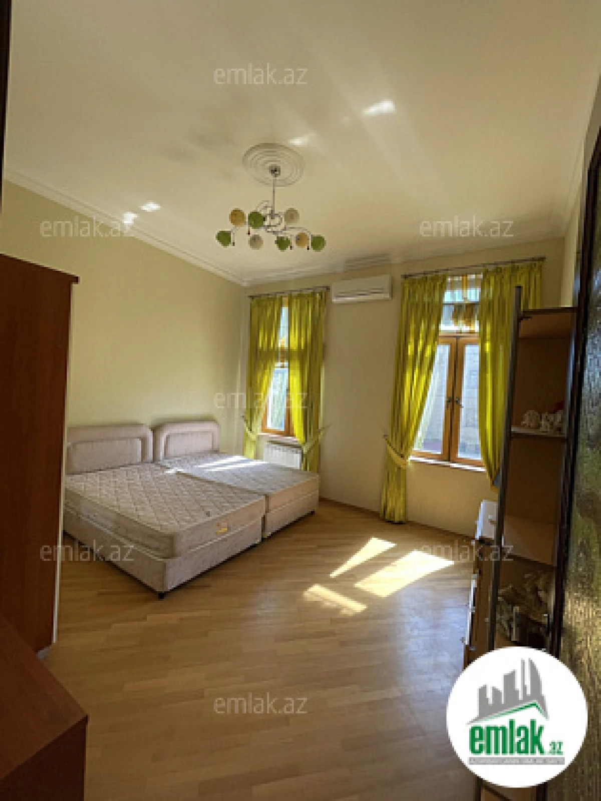 Satılır 7 otaqlı həyət evi 600 m²