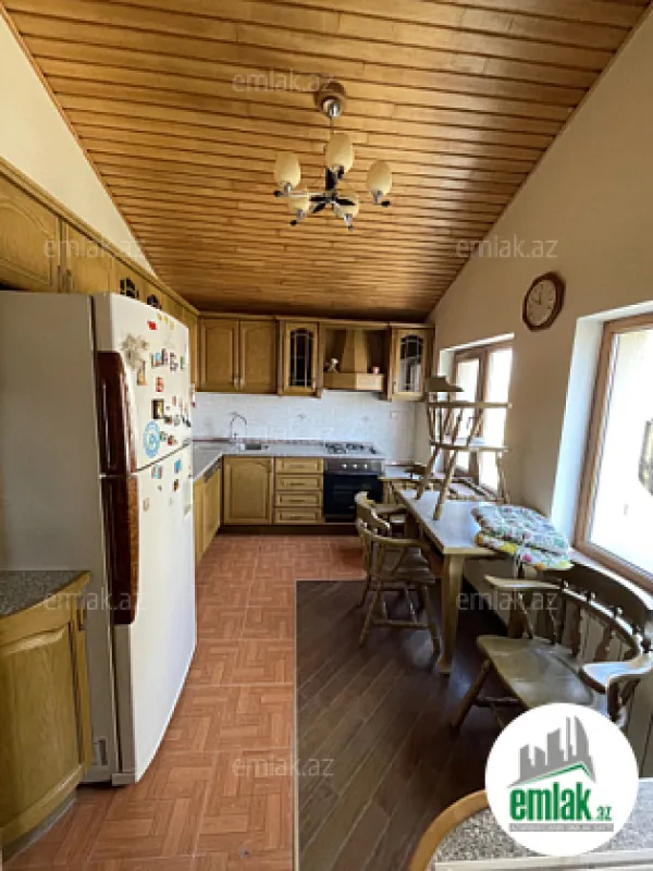 Satılır 7 otaqlı həyət evi 600 m²