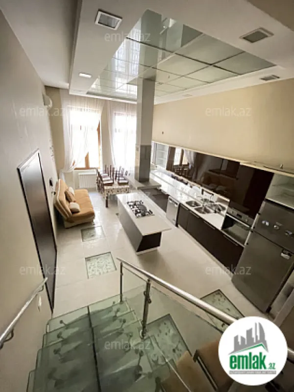 Satılır 7 otaqlı həyət evi 600 m²