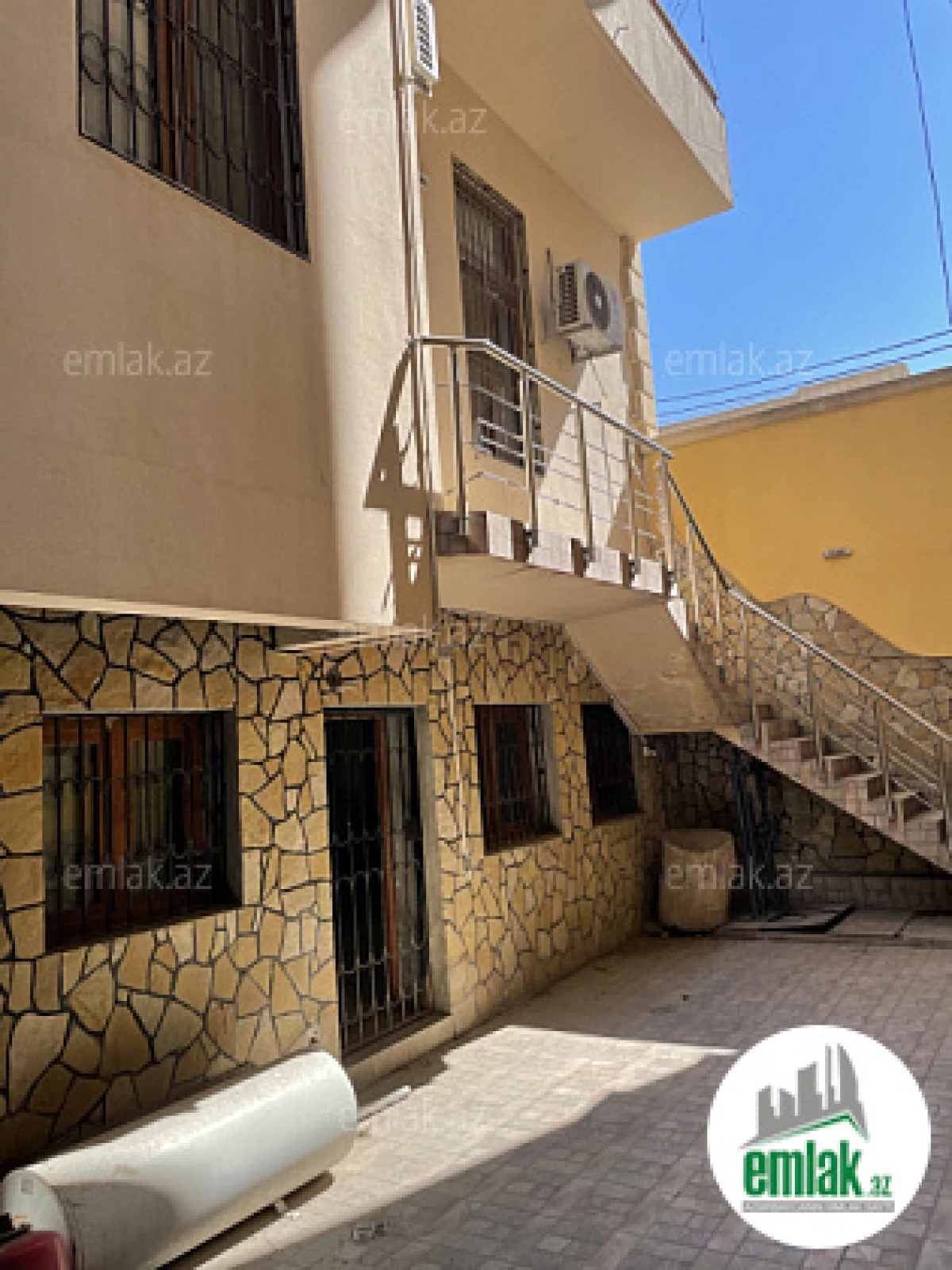 Satılır 7 otaqlı həyət evi 600 m²