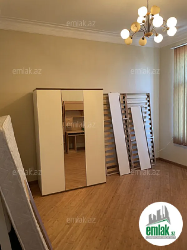 Satılır 7 otaqlı həyət evi 600 m²