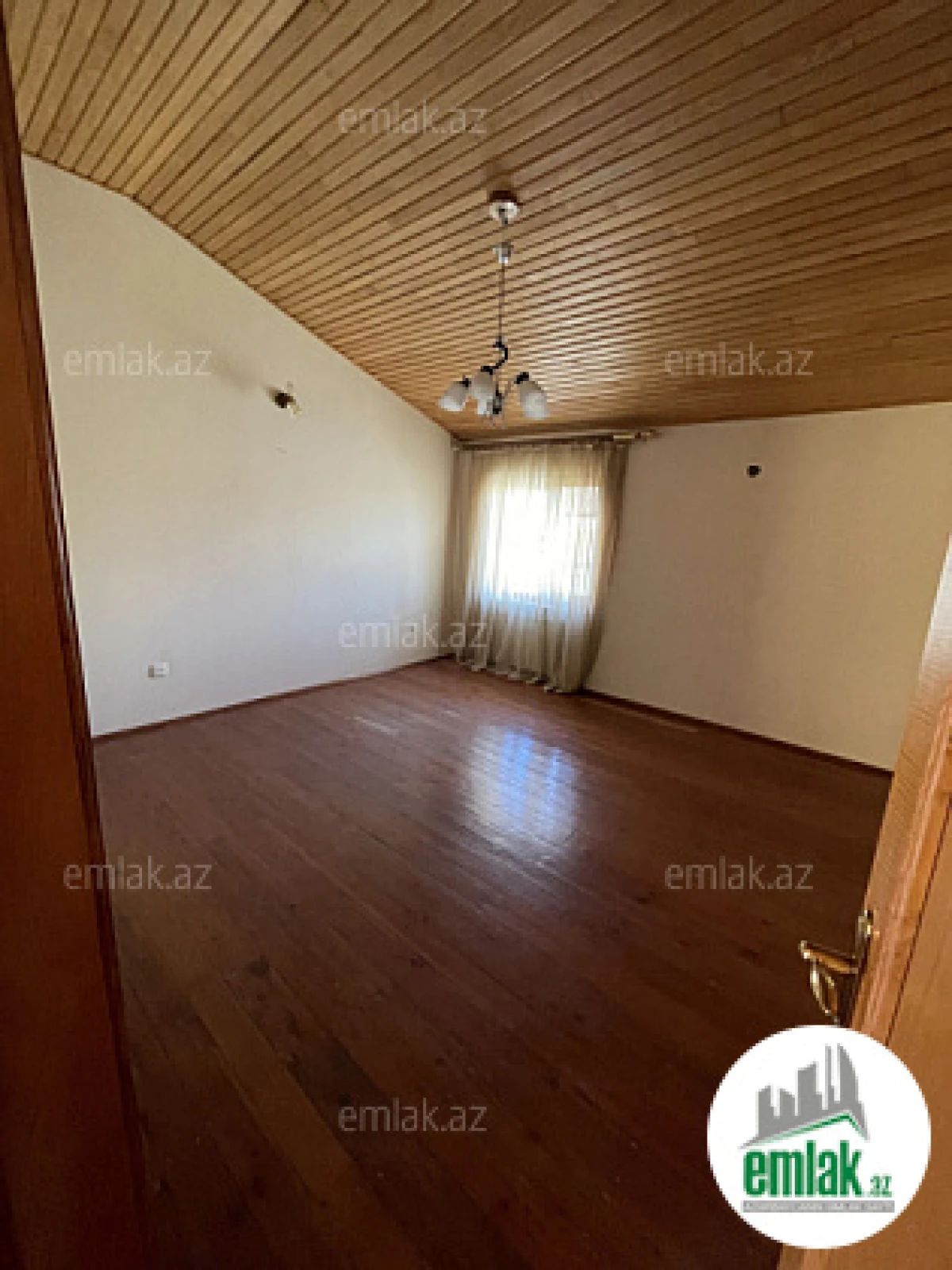 Satılır 7 otaqlı həyət evi 600 m²