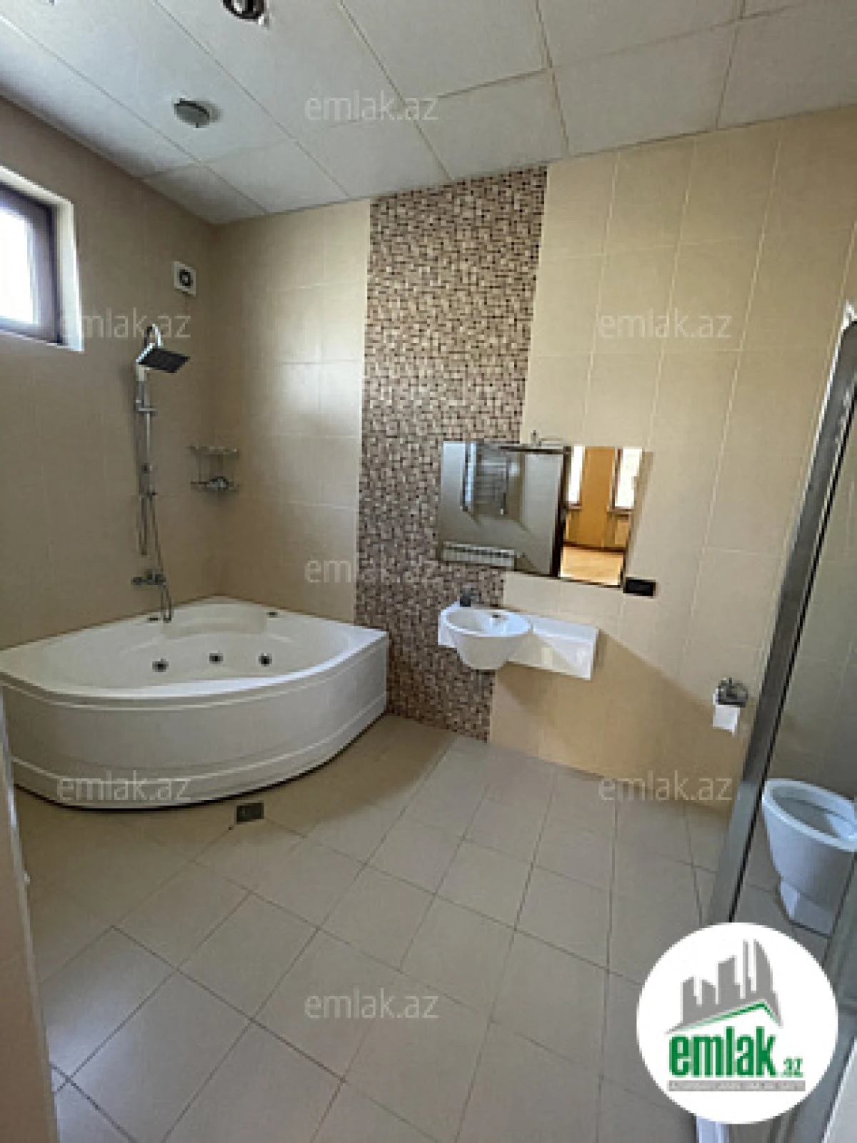 Satılır 7 otaqlı həyət evi 600 m²