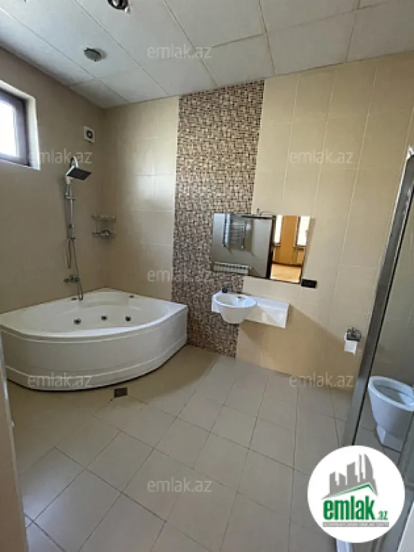 Satılır 7 otaqlı həyət evi 600 m²
