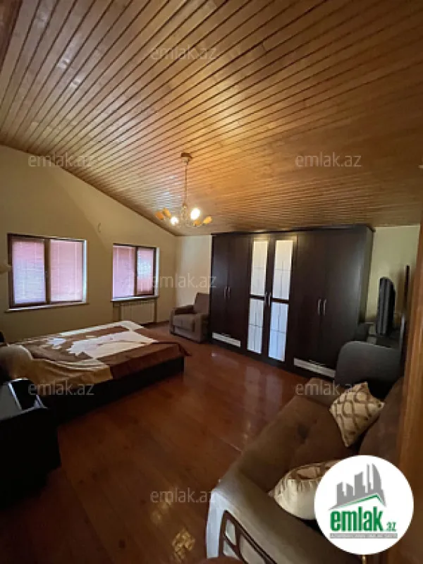 Satılır 7 otaqlı həyət evi 600 m²