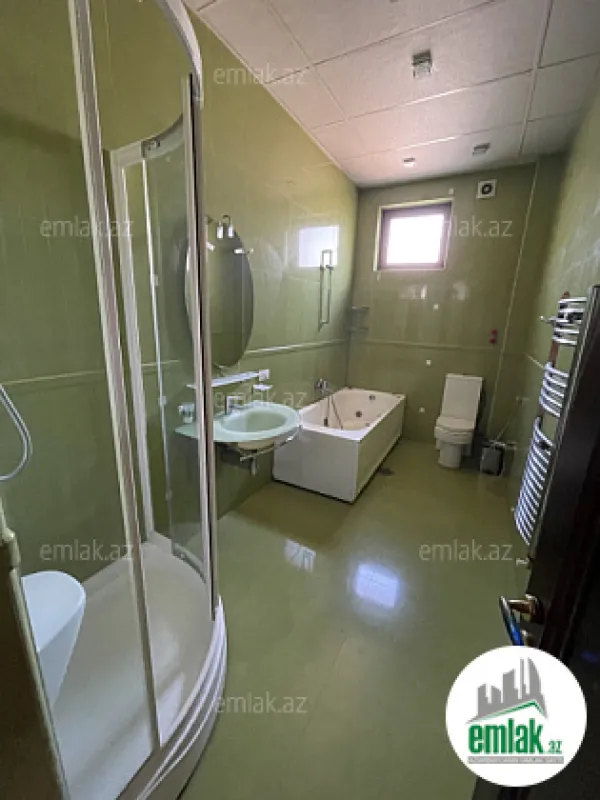 Satılır 7 otaqlı həyət evi 600 m²