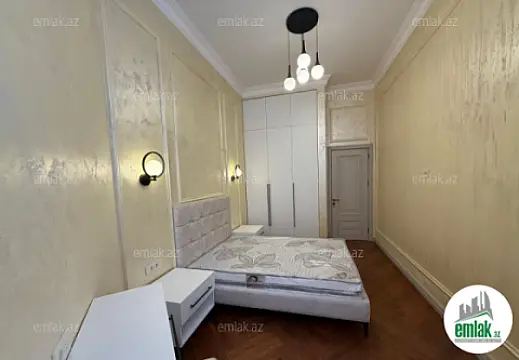 Satılır 3 otaqlı yeni tikili 140 m²