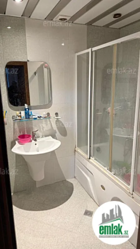 Satılır 3 otaqlı yeni tikili 132 m²