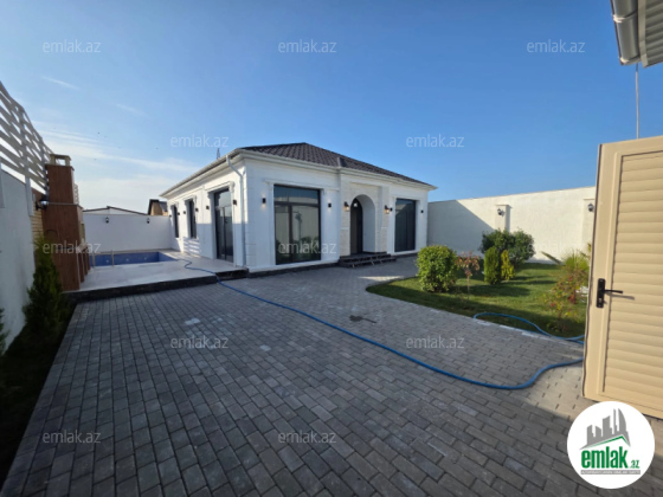 Satılır 4 otaqlı həyət evi 135 m²