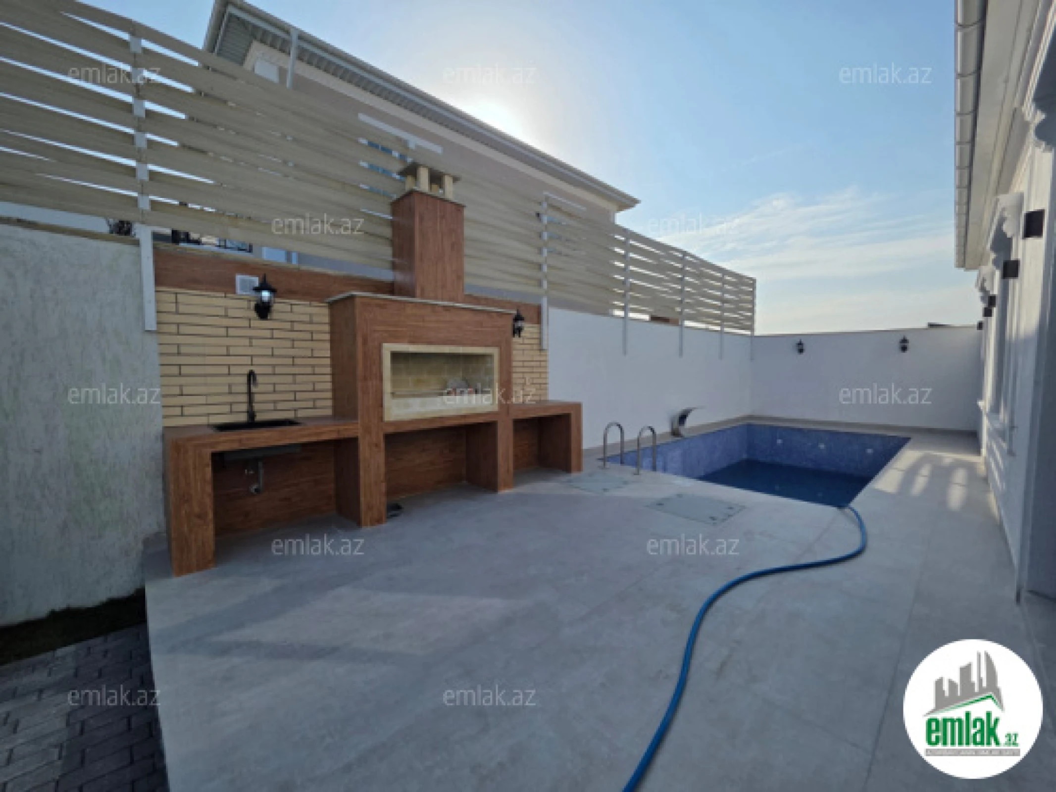 Satılır 4 otaqlı həyət evi 135 m²