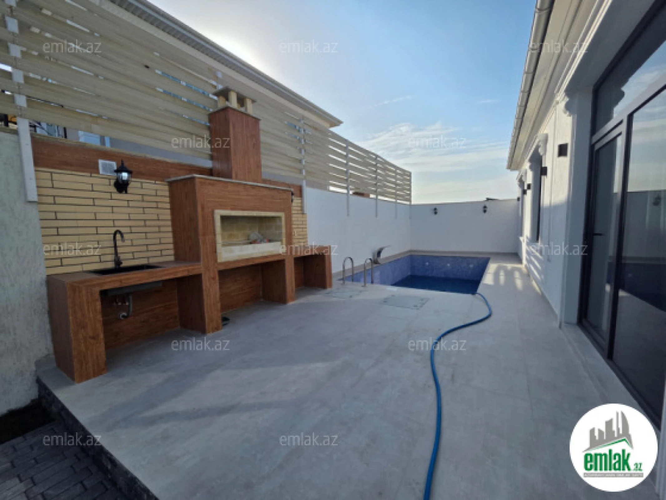 Satılır 4 otaqlı həyət evi 135 m²