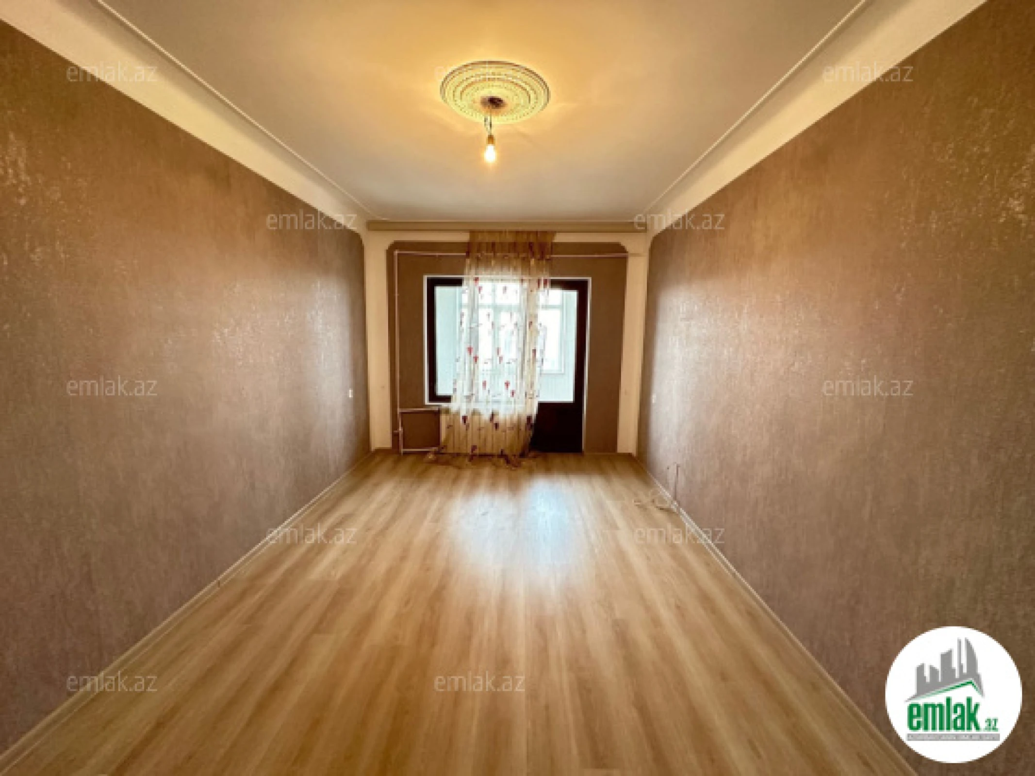 Satılır 3 otaqlı köhnə tikili 85 m²