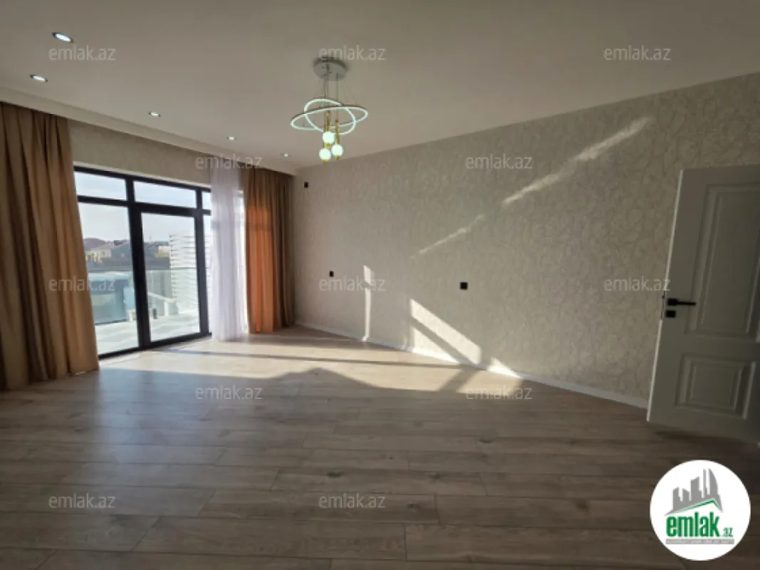 Satılır 5 otaqlı mənzil 200 m²