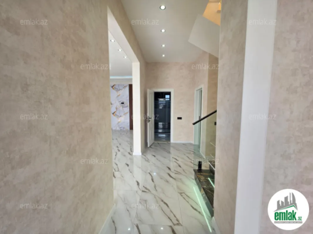Satılır 5 otaqlı mənzil 200 m²