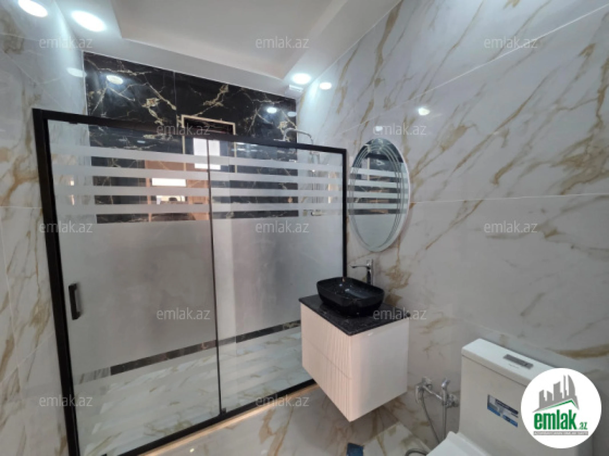 Satılır 5 otaqlı mənzil 200 m²