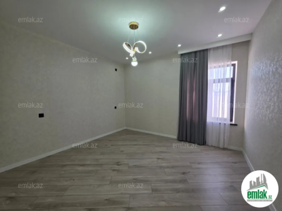 Satılır 5 otaqlı mənzil 200 m²