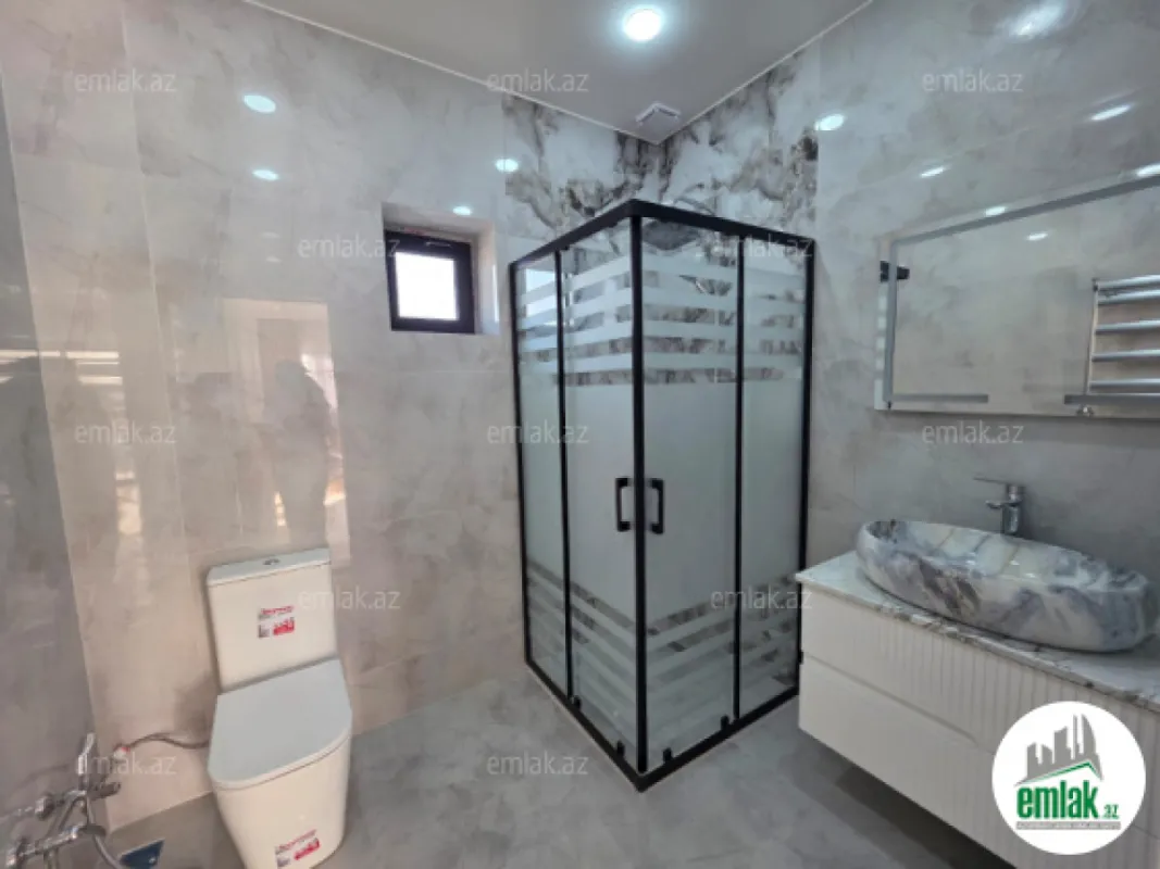 Satılır 5 otaqlı mənzil 200 m²