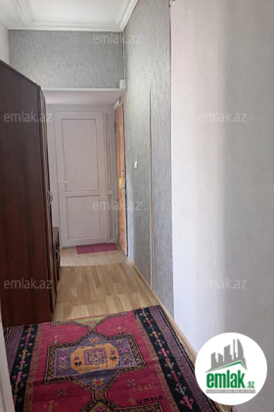 Satılır 2 otaqlı köhnə tikili 75 m²
