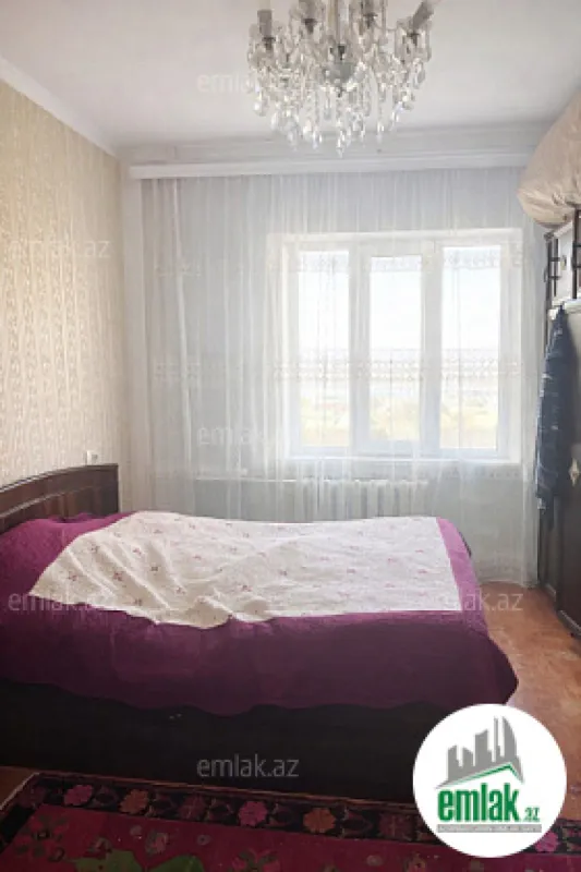 Satılır 2 otaqlı köhnə tikili 75 m²
