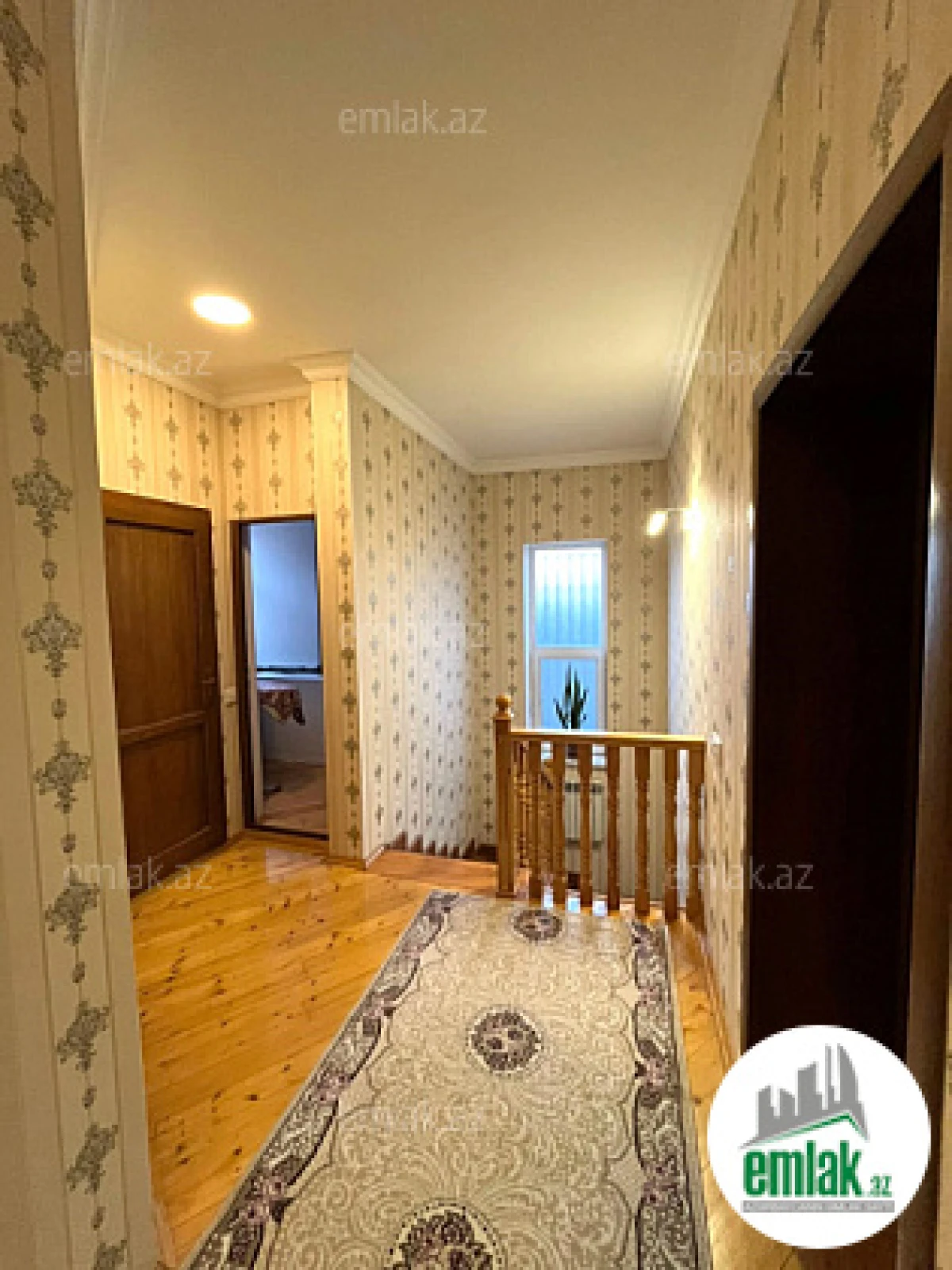 Satılır 5 otaqlı həyət evi 180 m²