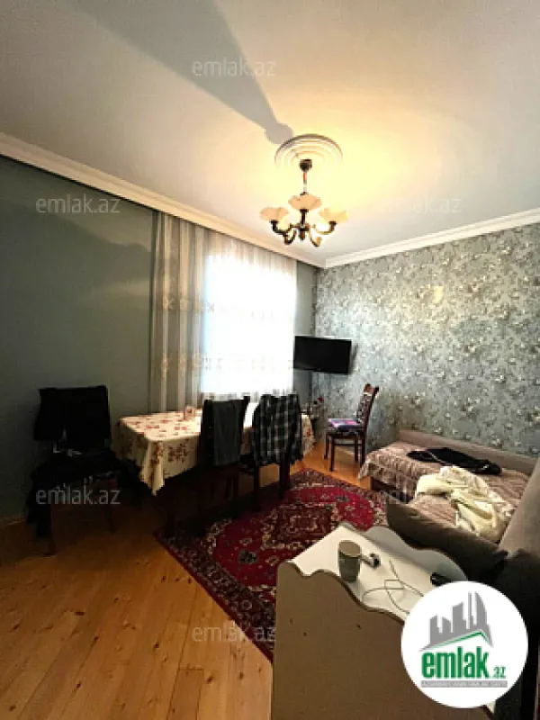 Satılır 5 otaqlı həyət evi 180 m²