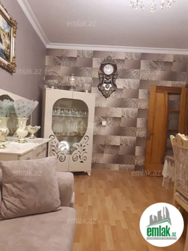 Satılır 3 otaqlı köhnə tikili 70 m²