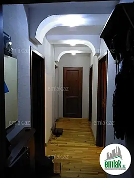 Satılır 3 otaqlı köhnə tikili 90 m²