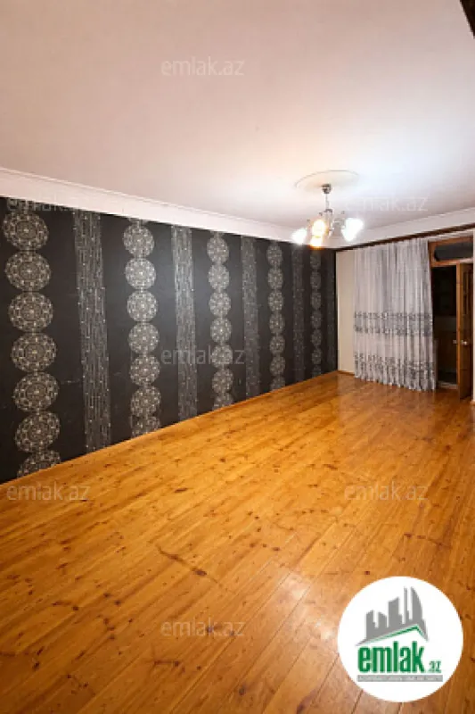 Satılır 2 otaqlı köhnə tikili 65 m²