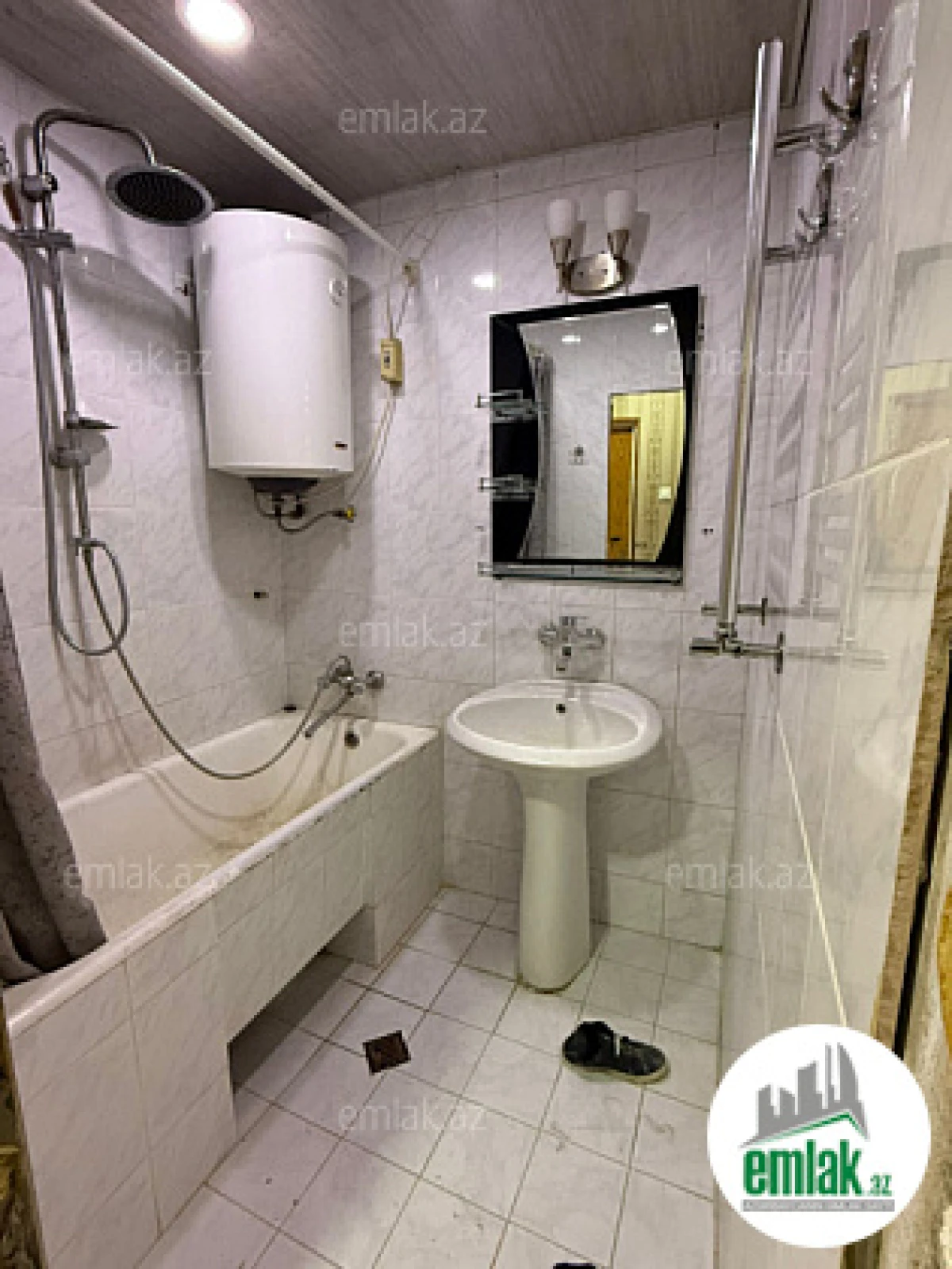 Satılır 2 otaqlı köhnə tikili 65 m²